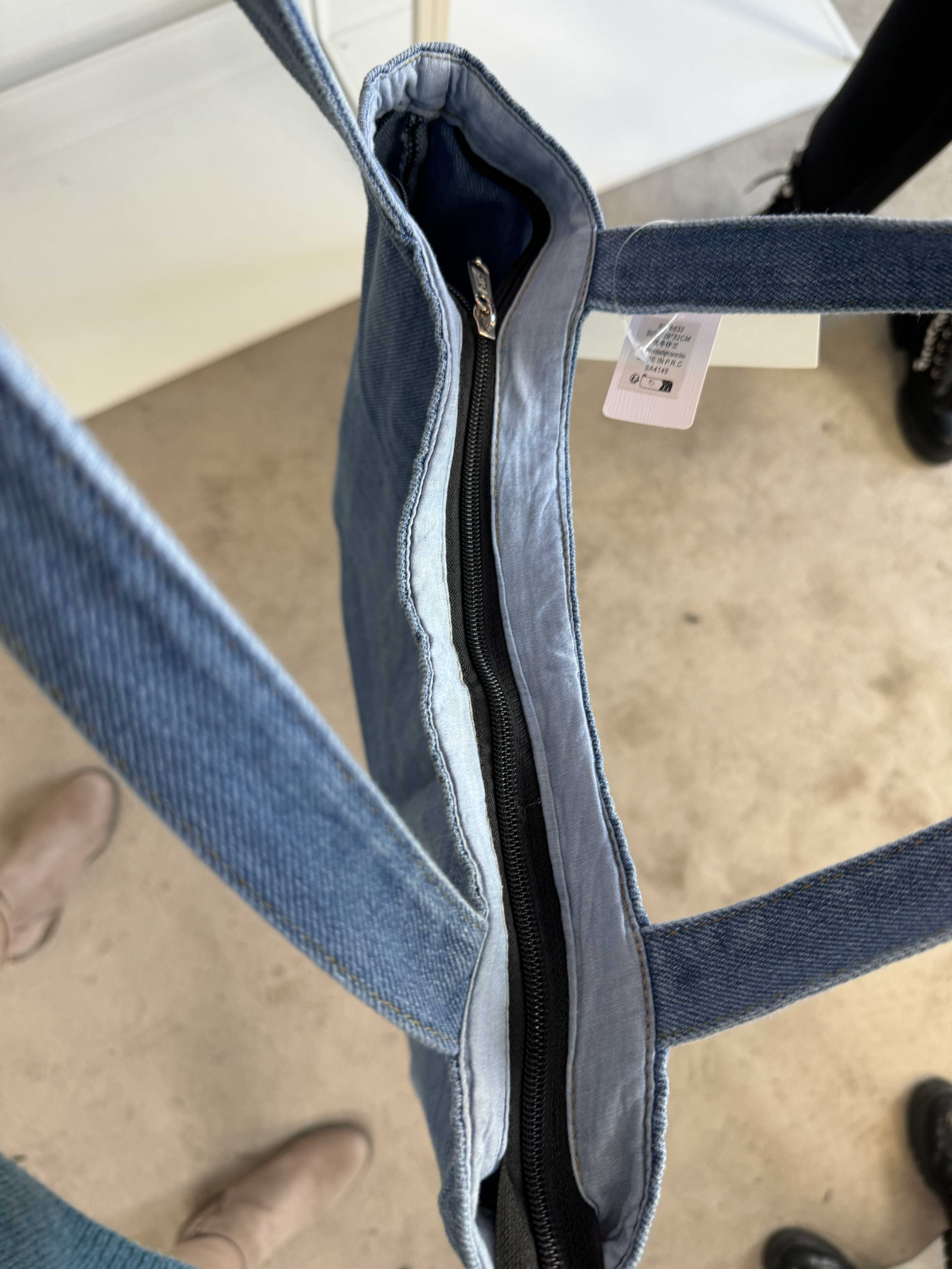 Betti - Denimväska med stor ficka